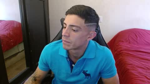 Snapshot of _schnnneider_ chatting on October 2025 05:32:02 PM SCHNEIDER online show from October 2025 05:32:02 PM