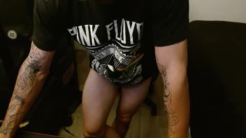 Snapshot of _schnnneider_ chatting on October 2025 12:03:01 AM SCHNEIDER online show from October 2025 12:03:01 AM