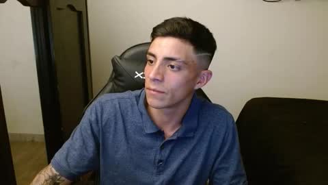 Snapshot of _schnnneider_ chatting on October 2025 11:17:02 PM SCHNEIDER online show from October 2025 11:17:02 PM