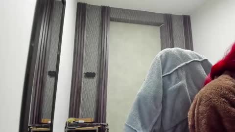 Selene online show from March 2026 01:32:02 AM