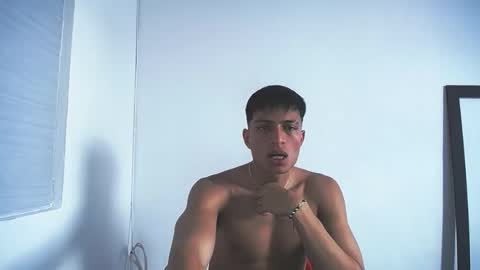 Juan Pablo-independent model online show from December 2025 09:00:01 PM