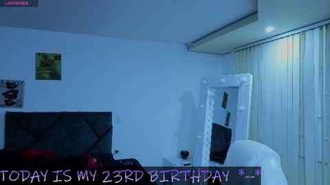 _sharlotte777 online show from June 2026 01:39:02 PM