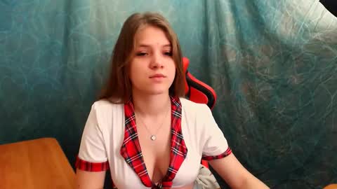 Mari online show from October 2025 10:47:02 AM