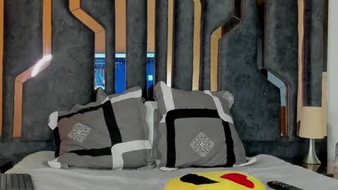 _silvia_vega_ online show from February 2025 08:20:02 PM