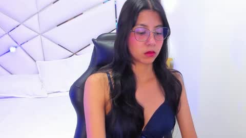 Lana  online show from September 2025 12:34:01 AM