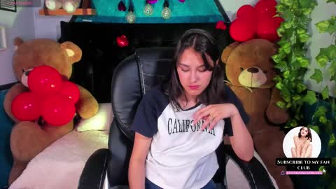 Sophie  online show from February 2025 08:20:02 PM