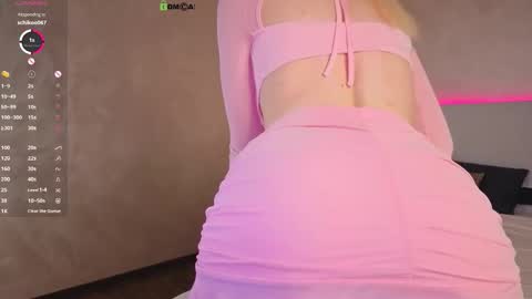 Sophie online show from October 2025 07:58:02 AM