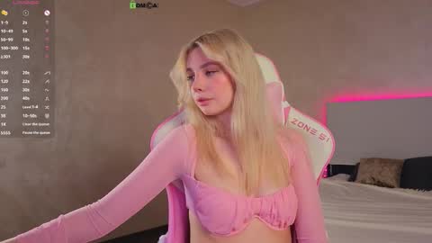 Sophie online show from October 2025 06:26:01 PM