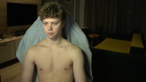 OLIVERpvt is open online show from February 2026 03:04:01 AM