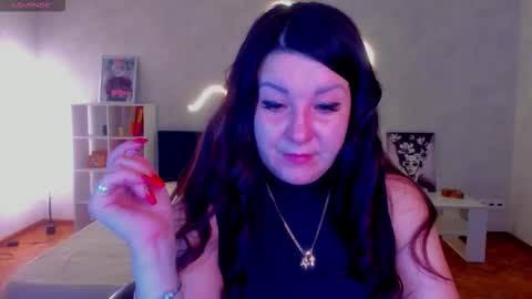 Erica online show from November 2025 01:06:01 AM