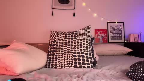 Ann online show from November 2025 06:18:01 PM