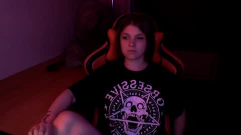 Mari online show from May 2026 07:07:01 PM