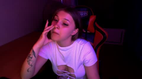 Mari online show from June 2026 06:19:02 PM