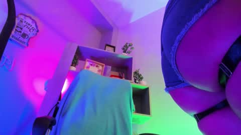 Kuromi online show from November 2025 04:46:02 AM