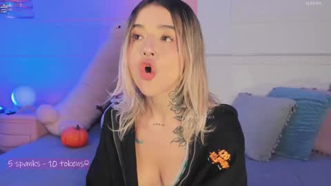 _tammarra_ online show from November 2025 05:12:01 PM