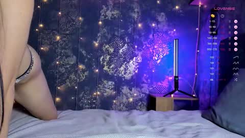 Snapshot of _thenightmoon_ chatting on November 2025 01:55:01 PM _thenightmoon_ online show from November 2025 01:55:01 PM