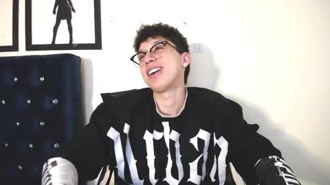 Thomas online show from October 2025 04:24:02 AM