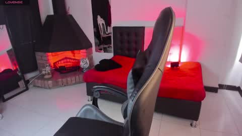 Snapshot of _tiffanyy chatting on February 2025 06:26:02 PM Tifany online show from February 2025 06:26:02 PM