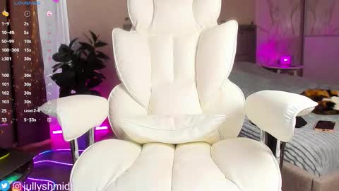 Julia online show from March 2026 07:15:01 AM