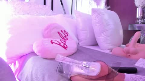 valeria jade online show from February 2025 01:47:01 AM