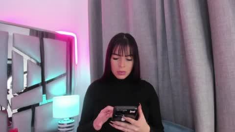 Snapshot of _valeria_saenz_ chatting on June 2026 03:15:02 AM _valeria_saenz_ online show from June 2026 03:15:02 AM