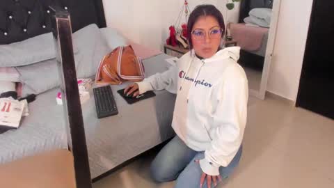 Veronica online show from March 2025 12:19:02 PM