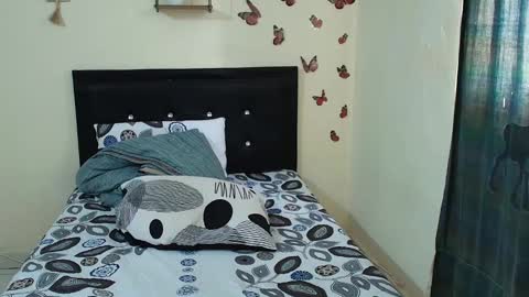 _victoriia_971 online show from October 2025 12:01:02 PM