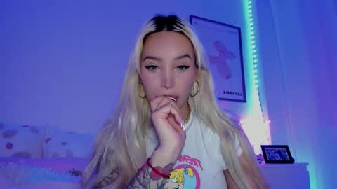   online show from March 2025 09:35:01 PM