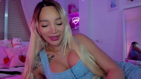   online show from December 2025 09:32:01 PM