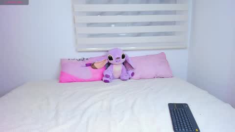 Violeta online show from December 2024 12:32:02 AM