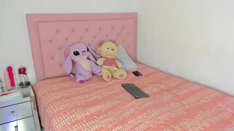 Violeta online show from October 2025 12:52:01 AM