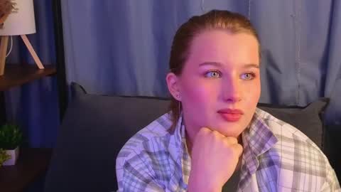 _watchmesmile_ online show from April 2026 04:24:02 AM