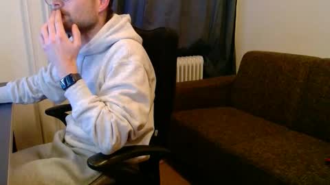 _whoisthatguy_ online show from November 2025 04:51:02 PM