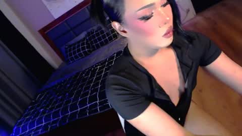 Snapshot of _womanofdreams_ chatting on June 2026 07:05:02 PM Sofie online show from June 2026 07:05:02 PM