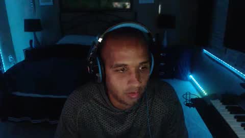 a4orce online show from November 2025 02:01:02 AM