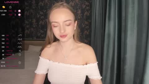 Adelina online show from March 2025 04:00:02 PM