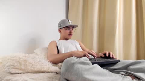 Snapshot of a_lejandro_08 chatting on December 2024 12:30:01 AM alejo online show from December 2024 12:30:01 AM