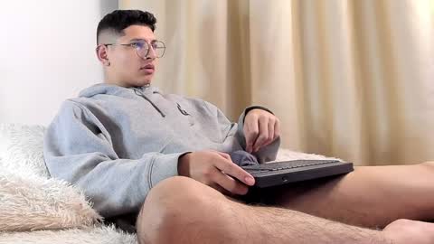 Snapshot of a_lejandro_08 chatting on February 2025 03:11:01 AM alejo online show from February 2025 03:11:01 AM