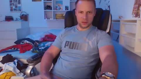 Long distance cumshot online show from December 2024 09:28:02 AM