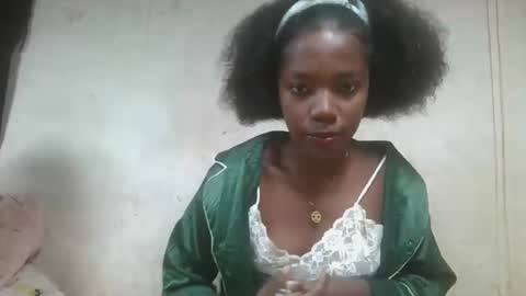 Snapshot of aangelinee chatting on October 2025 03:02:02 PM aangelinee online show from October 2025 03:02:02 PM