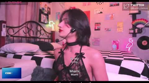 Aaron  online show from November 2025 06:29:01 PM