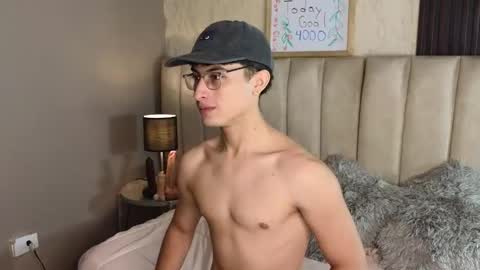 Aaron Ezequiel online show from January 2026 09:42:01 PM