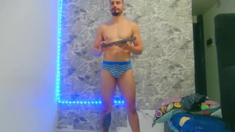 Aaron kwok online show from December 2024 04:34:02 AM