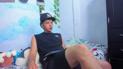 aaron_mercury online show from July 2026 02:40:01 AM