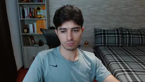 Aaron online show from November 2025 07:48:02 PM