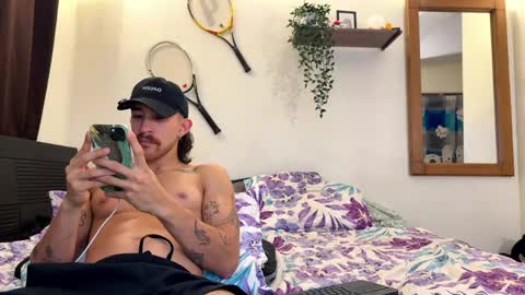 aaron_wheel online show from May 2026 02:40:02 AM