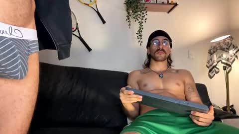 Snapshot of aaron_wheel chatting on July 2026 01:52:02 AM aaron_wheel online show from July 2026 01:52:02 AM