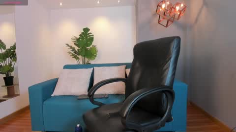 Aaron online show from December 2024 07:41:02 PM