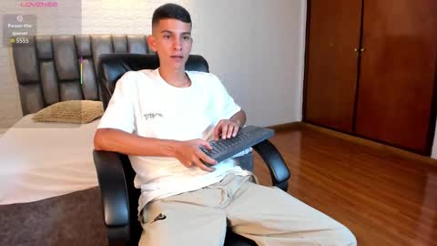 Aaron online show from March 2026 08:14:01 PM