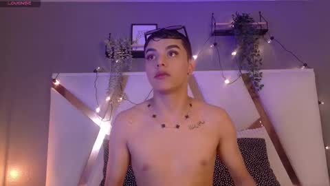 AARON  online show from October 2025 07:36:02 PM